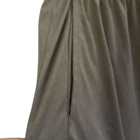 Nike Men's Athletic Shorts in Gray - Picture 4 of 8